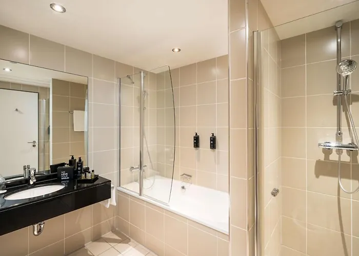 Elaya Finkenwerder Hotel 4*