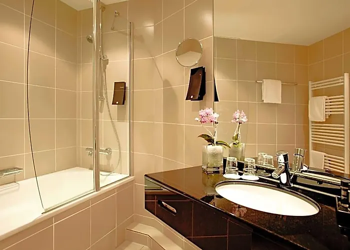 Elaya Finkenwerder 4*